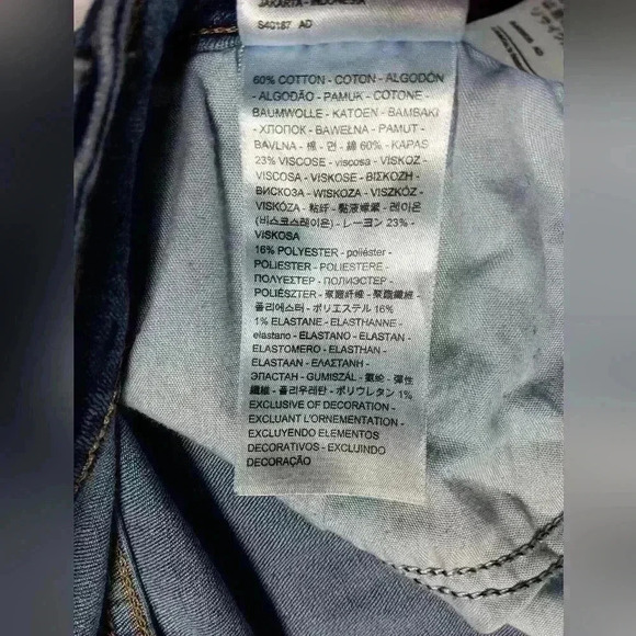 Levi's 725 Highrise boot cut jeans. Ladies  Size 31x30 - Picture 6 of 9